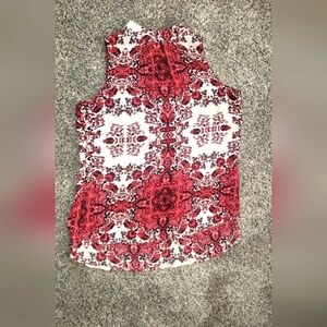 Violet & Claire| Sleeveless Floral Blouse